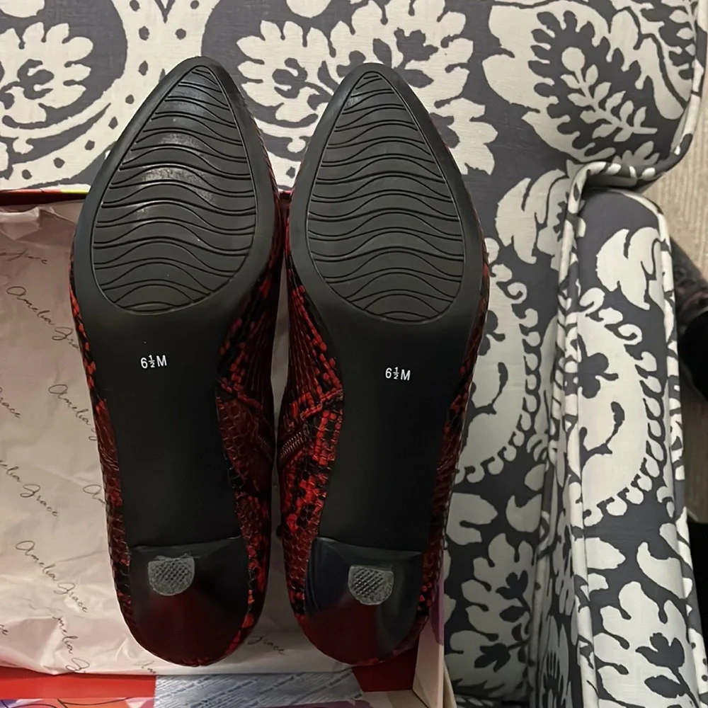 Ladies SZ 6.5 AMELIA GRACE Vino Multi Nadita Faux Snakeskin Red/Black - Picture 8 of 16